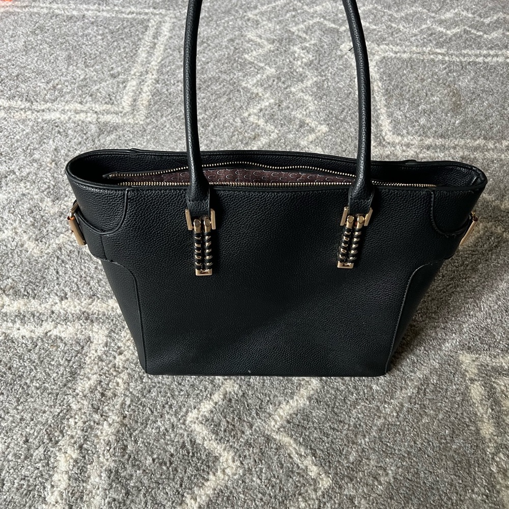 Chic Black Leather Shoulder Bag